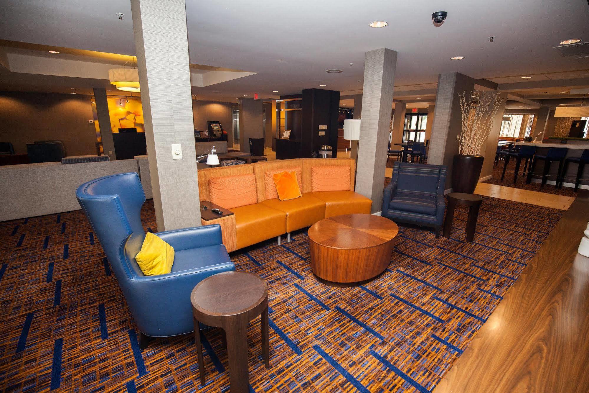 Hotel Courtyard By Marriott Cincinnati Airport