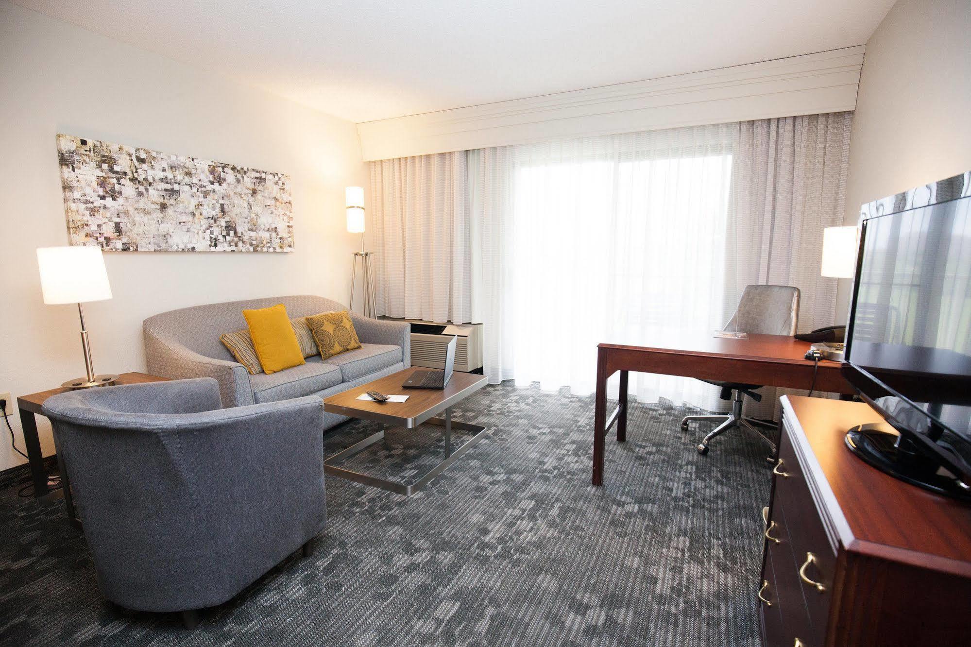 Courtyard By Marriott Cincinnati Airport Erlanger