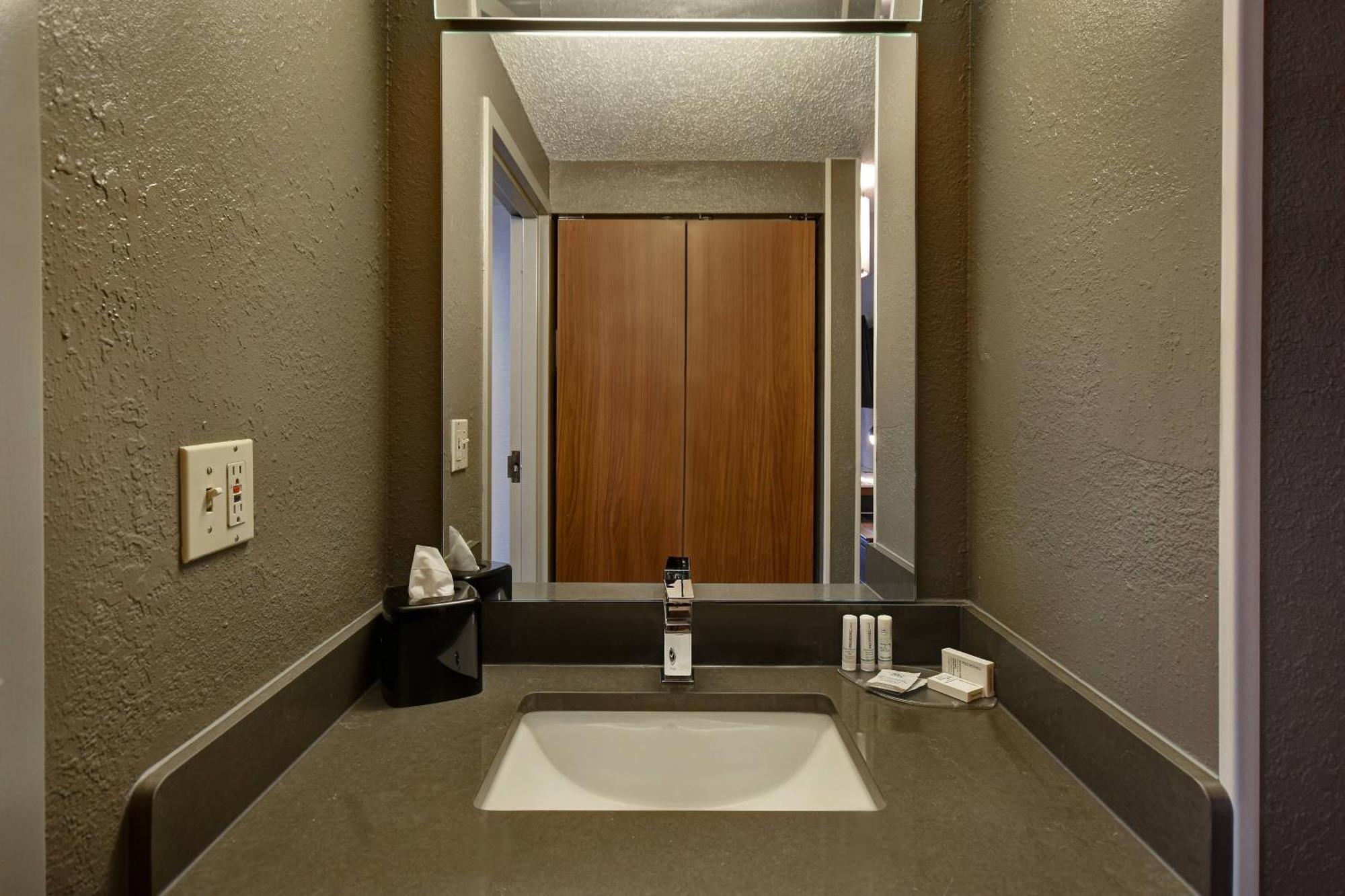 Courtyard By Marriott Cincinnati Airport Hotel