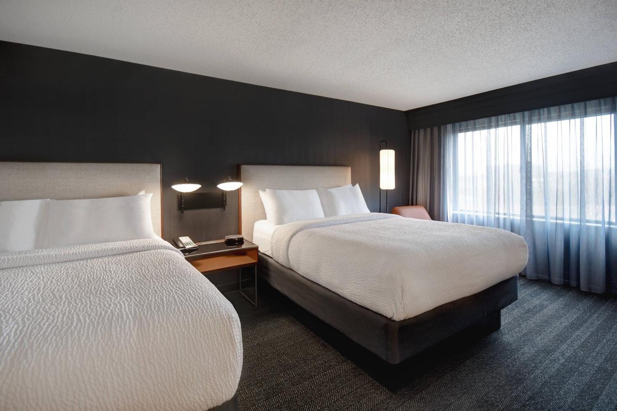 Hotel Courtyard By Marriott Cincinnati Airport 3*