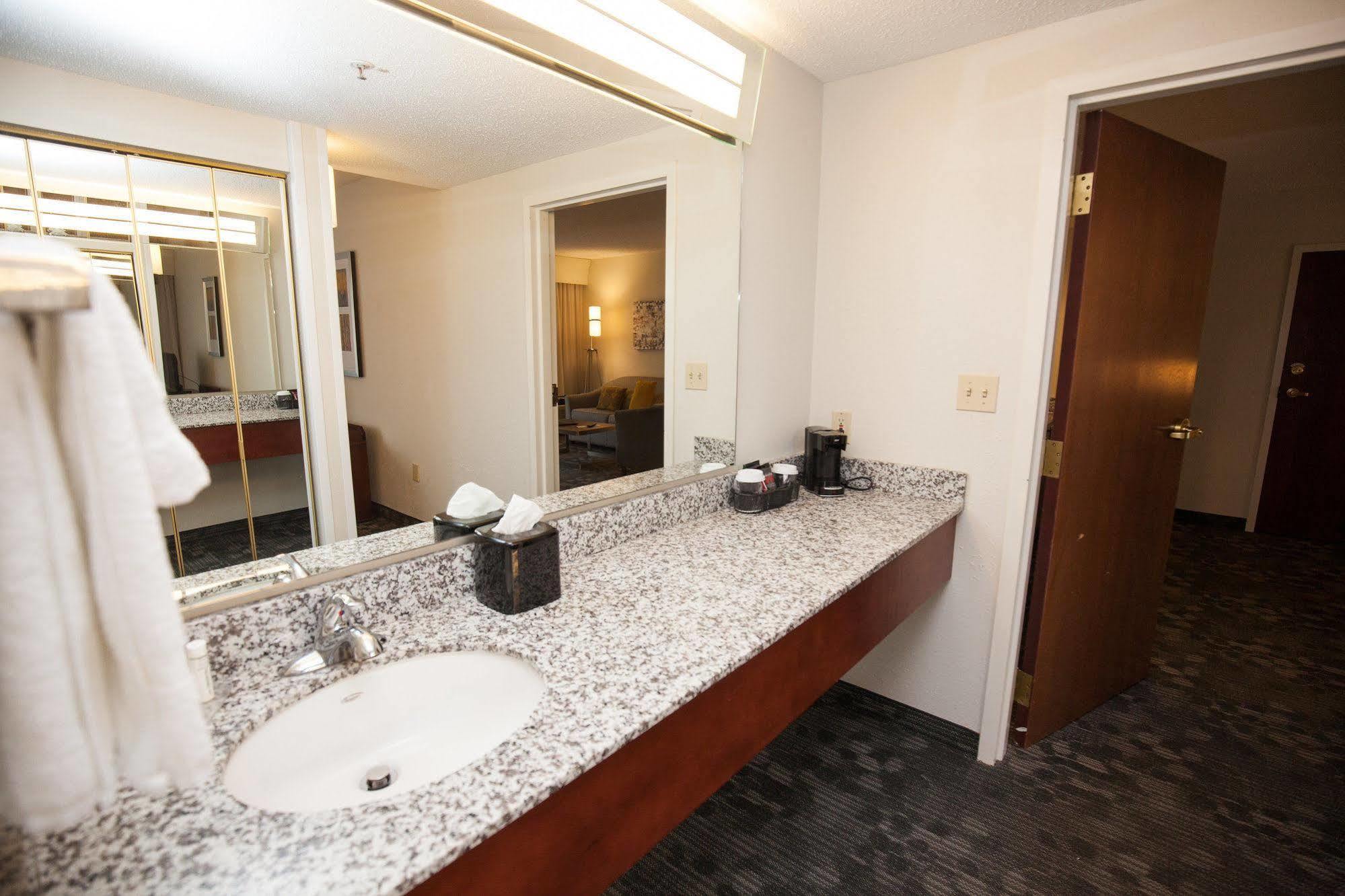 Courtyard By Marriott Cincinnati Airport Erlanger